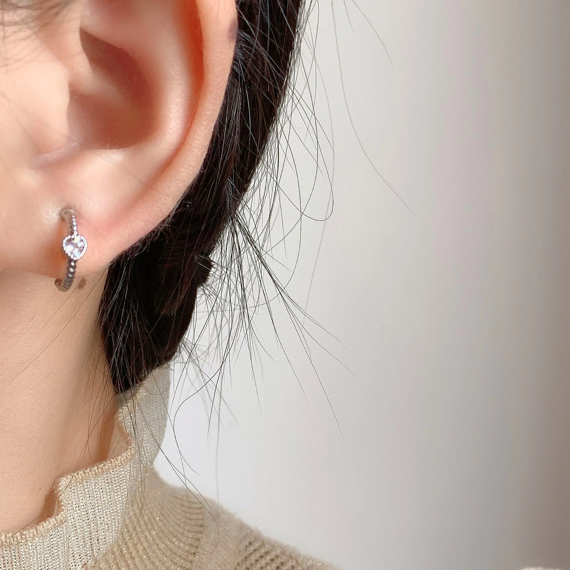Elegant Zircon Heart Hoop Alloy Silicone Stud & Clip On No Piercing Small Ear Cuff Earrings