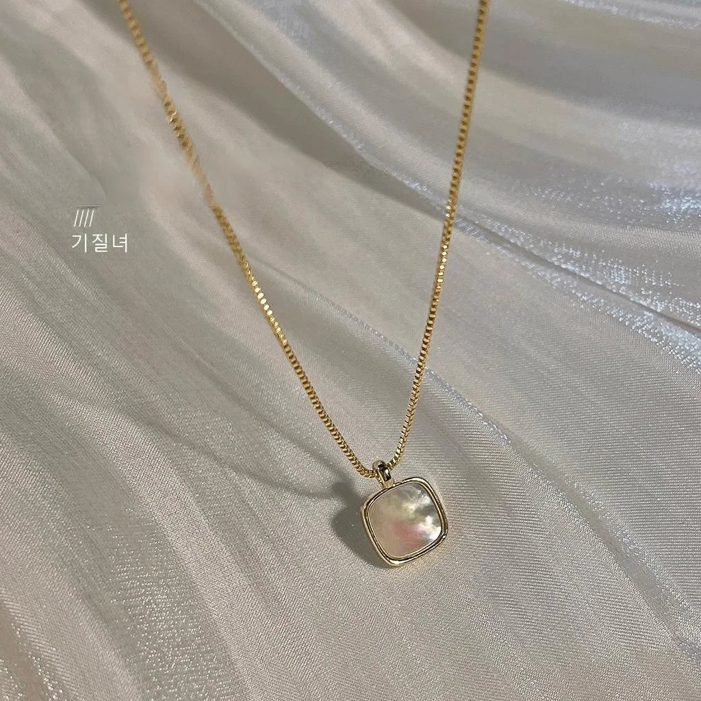14K Gold Plated Copper Shell Square Geometric Clavicle Necklace Korean Style Daily Jewelry