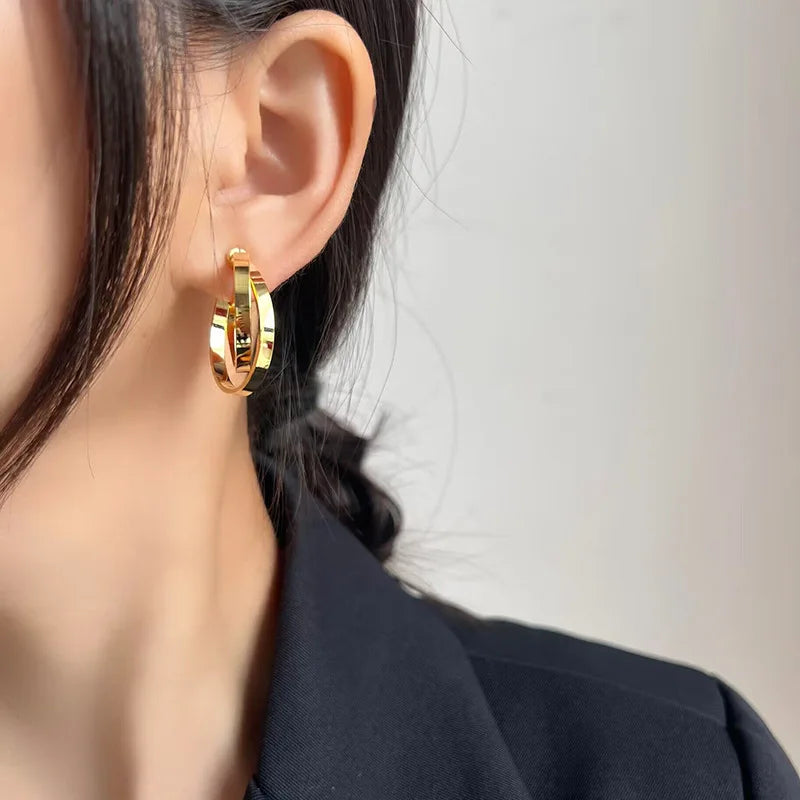 Elegant Gold Alloy Spiral Disc Hoop Stud & Clip On No Piercing Minimalist Round Statement Earrings