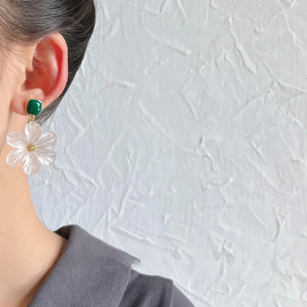 14K Plated Acrylic Flower Stud Earrings Elegant Minimalist Versatile Jewelry