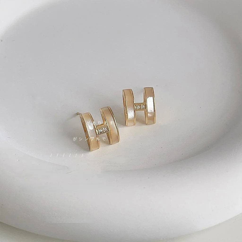 Light Luxury Shell Letter Stud Earrings 14K Plated Copper Minimalist Fashion Jewelry