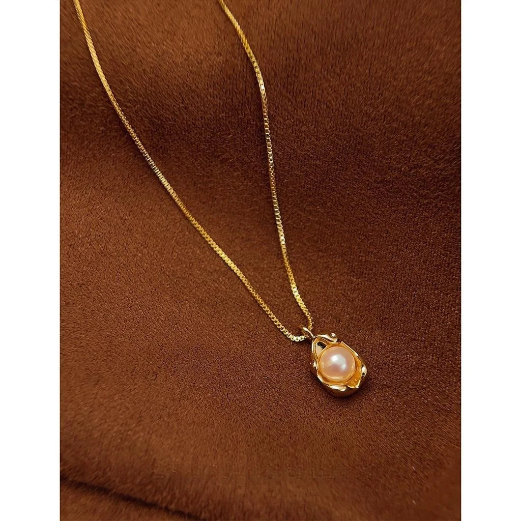 French Vintage 14K Gold Plated Copper Freshwater Pearl Bean Pendant Clavicle Necklace For Women