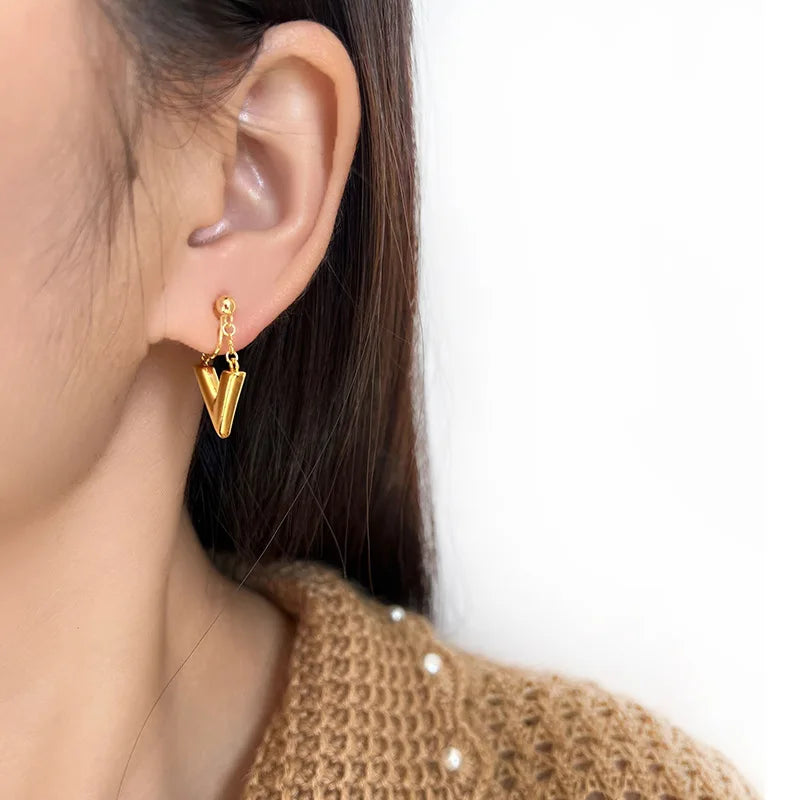Luxury Gold Alloy Smooth V Letter Drop Stud & Clip On No Piercing Minimalist Chain Dangle Earrings