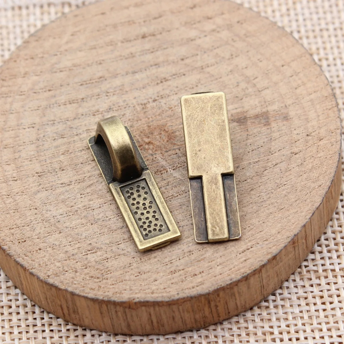 25x7.7x8.5mm 2.2g Multicolor Zinc Alloy Shovel Pendant Bail Clasp for DIY Charm Jewelry Making