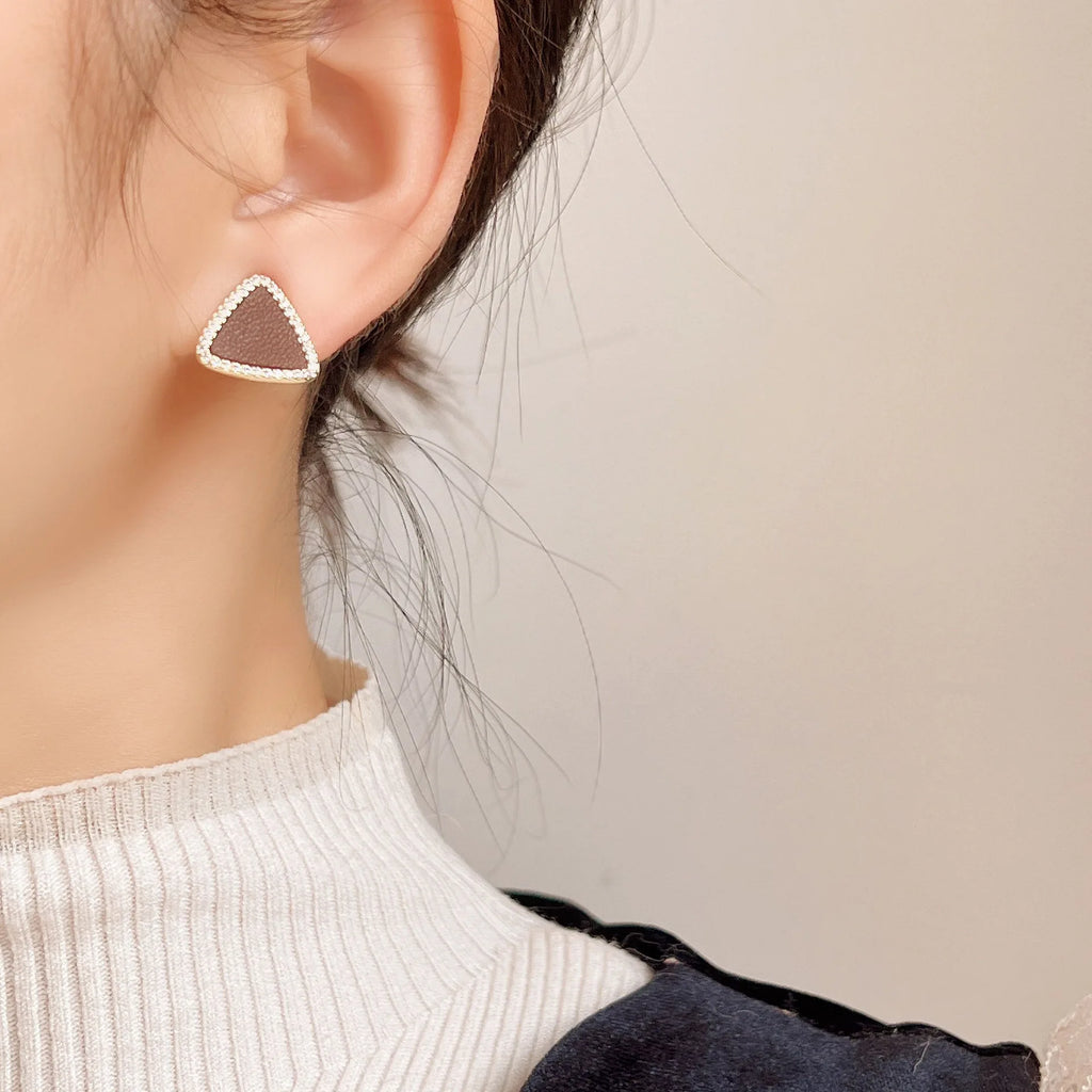 Luxury Houndstooth Triangle Rhinestone Alloy Spiral Stud & Clip On No Piercing Geometric Earrings