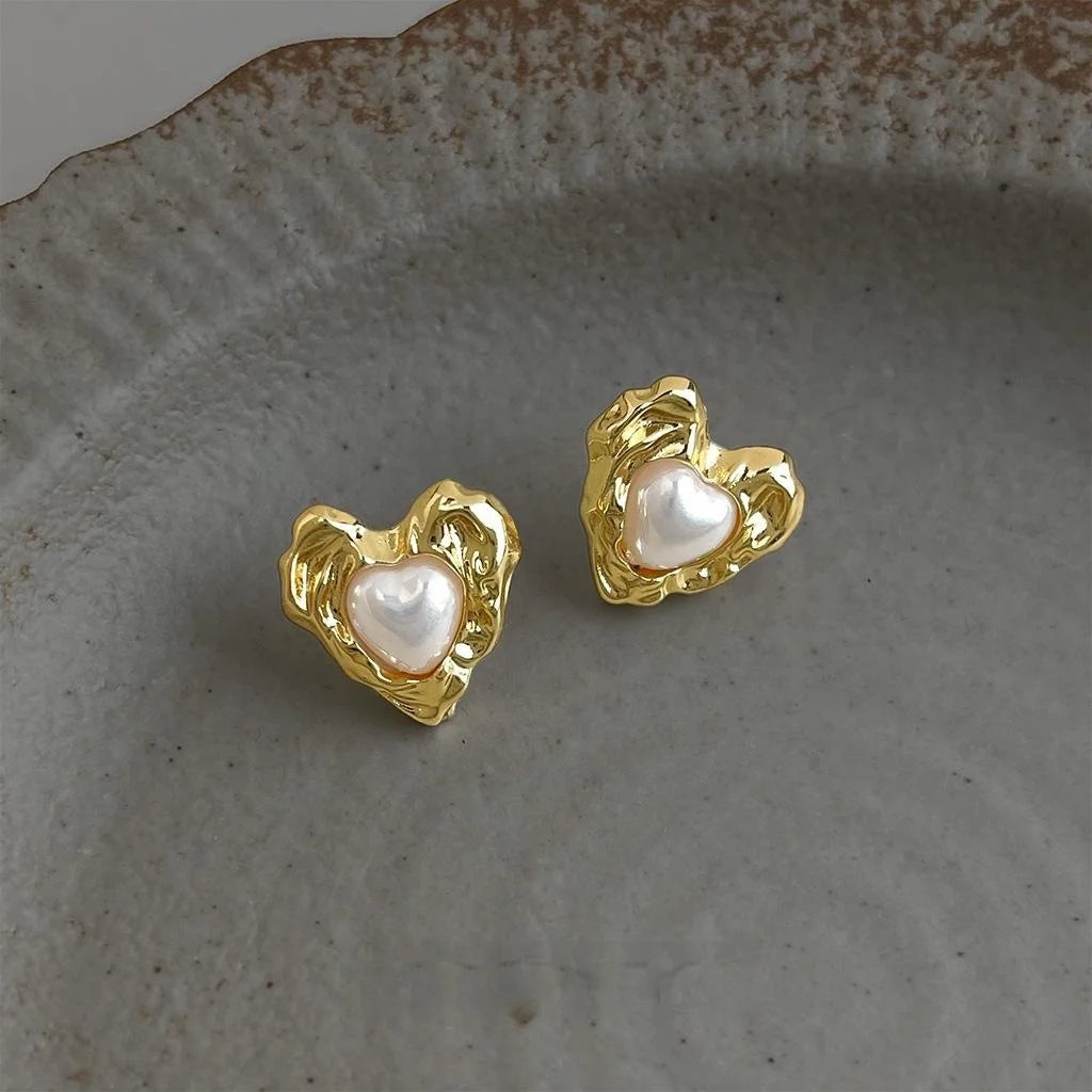 French Vintage Irregular Heart Pearl Stud Earrings Copper Wrinkled Metal Statement Jewelry