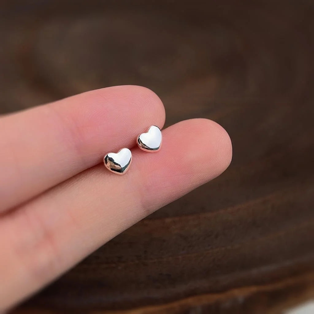 Mini Silver Plated Eco Copper Heart Stud Earrings Smooth Light Luxury Daily Wear