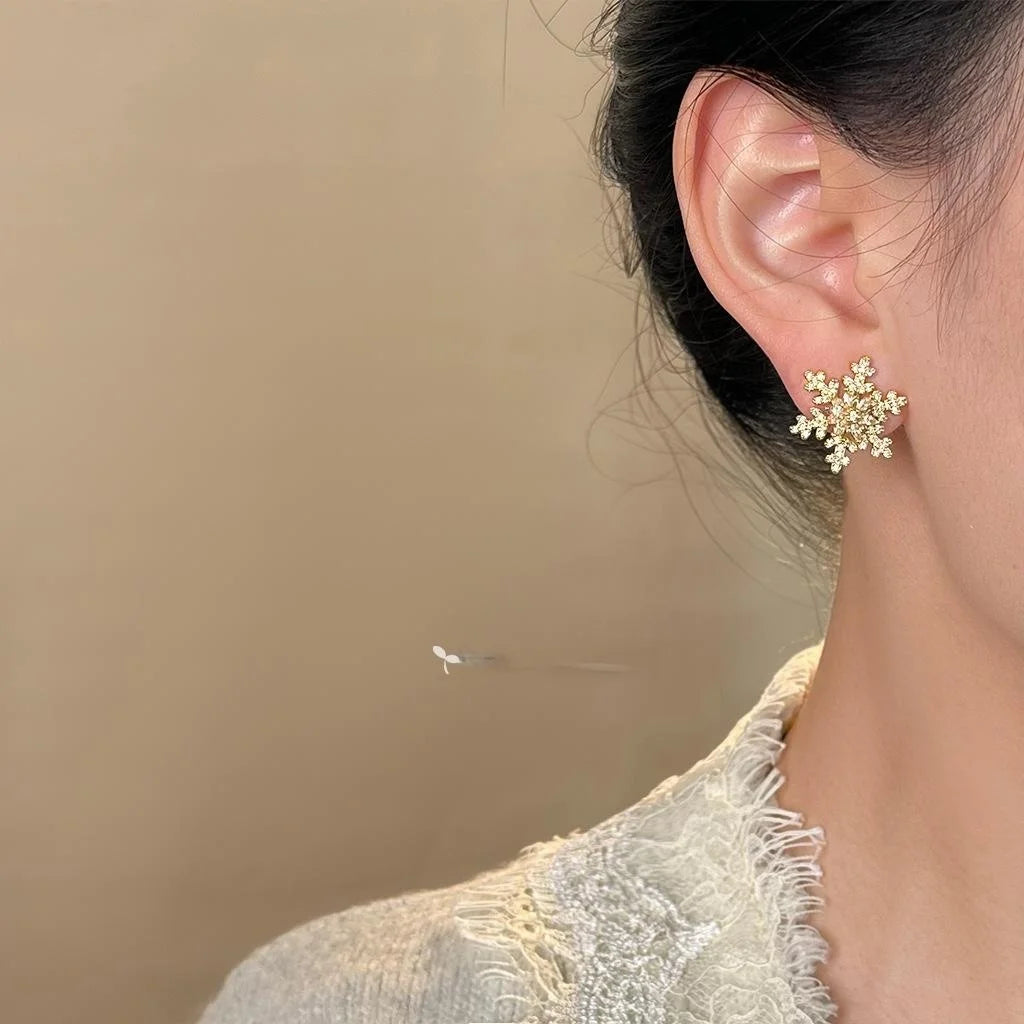 French Vintage Micro Pave Zircon Snowflake Flower Drop Earrings Light Luxury Summer Jewelry