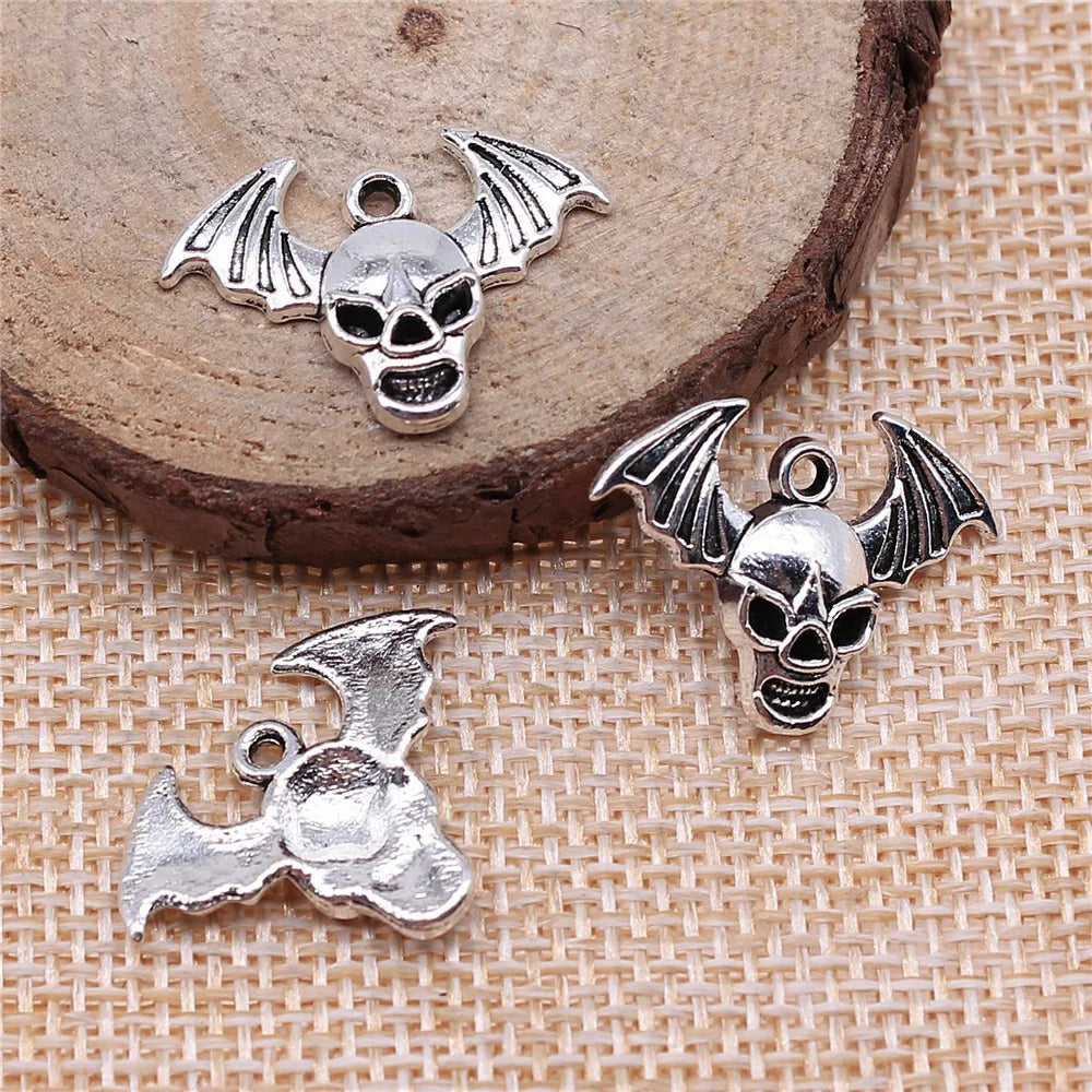 22x16mm 1.3g Antique Silver Zinc Alloy Bat Wing Skull Charm Pendant for DIY Gothic Jewelry Making