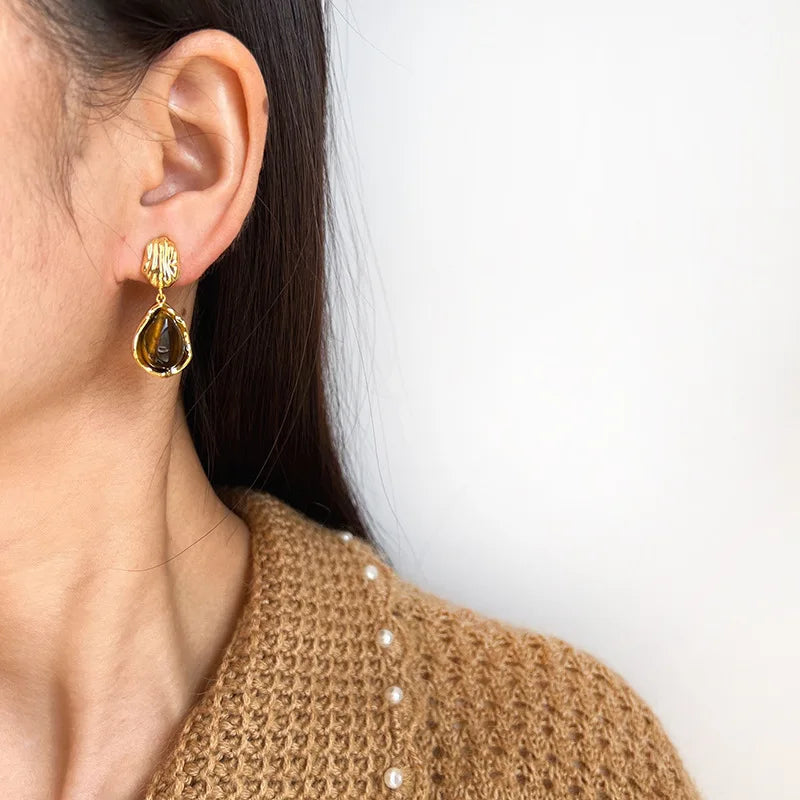 Vintage Gold Tone Alloy Tiger Eye Teardrop Dangle Stud & Clip On No Piercing Women's Earrings
