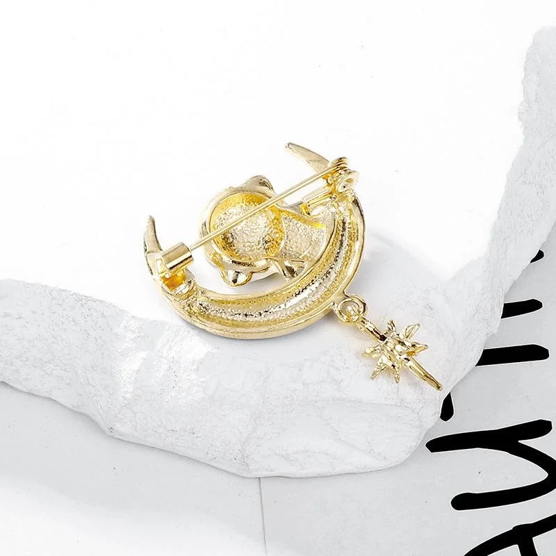 Cute Enamel Alloy Astronaut On Crescent Moon Brooch With Rhinestone Star Charm, Space Lapel Pin Gift