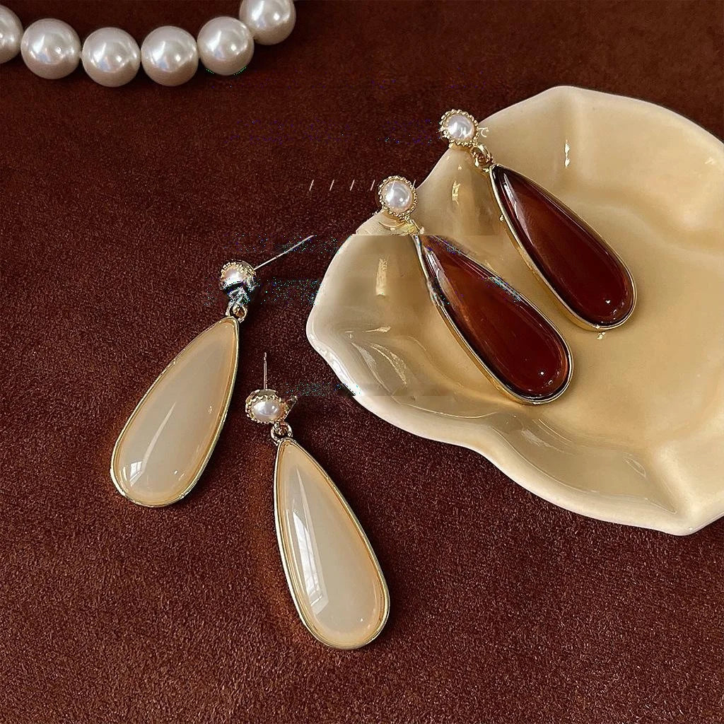 French Vintage Palace Style Amber Teardrop Pearl Alloy Stud Earrings For Women