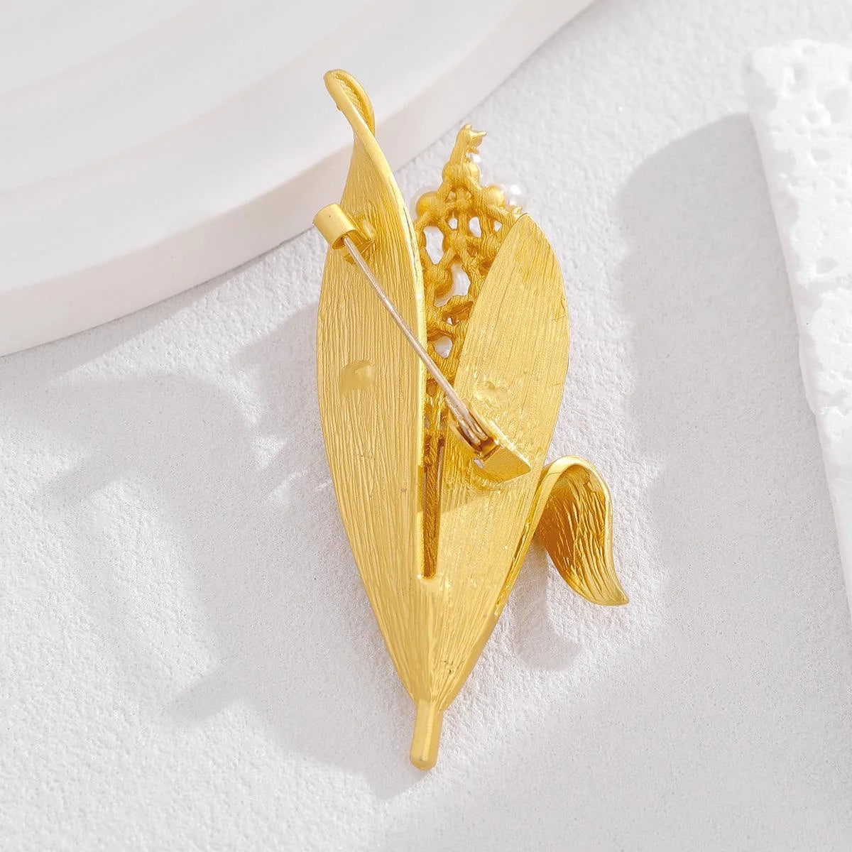Elegant Gold Alloy Pearl Lily Of The Valley Leaf Brooch For Women, French Lapel Pin Suit Accessory