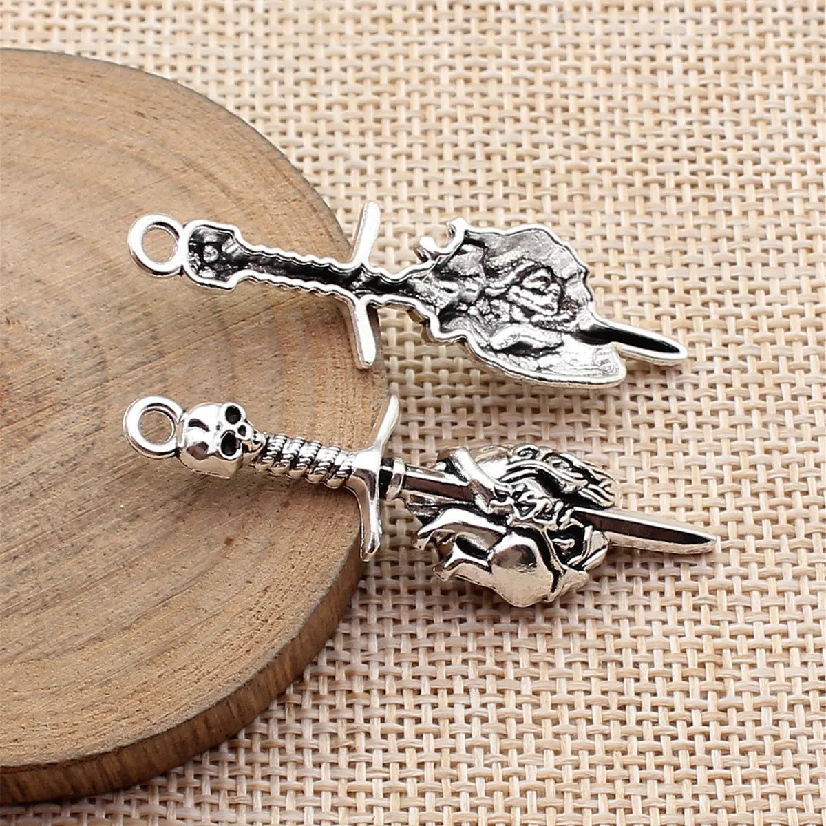 49x14mm 2.9g Antique Silver Tone Zinc Alloy Skull Sword Heart Charm Pendant for Gothic DIY Jewelry