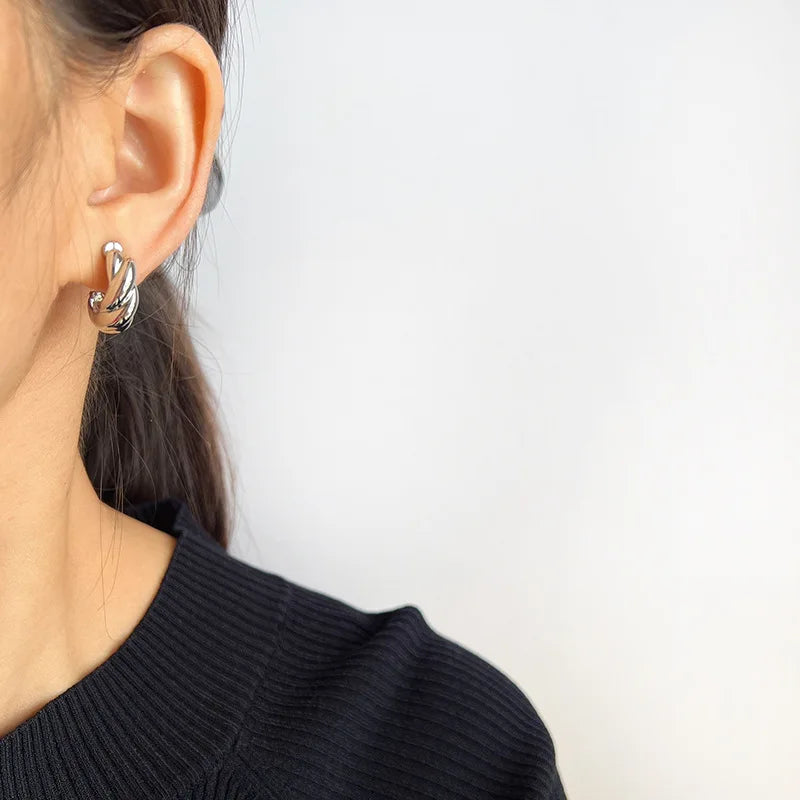 Elegant Alloy Twisted C Shape Hoop Stud & Clip On No Piercing Spiral Disc Commuter Earrings