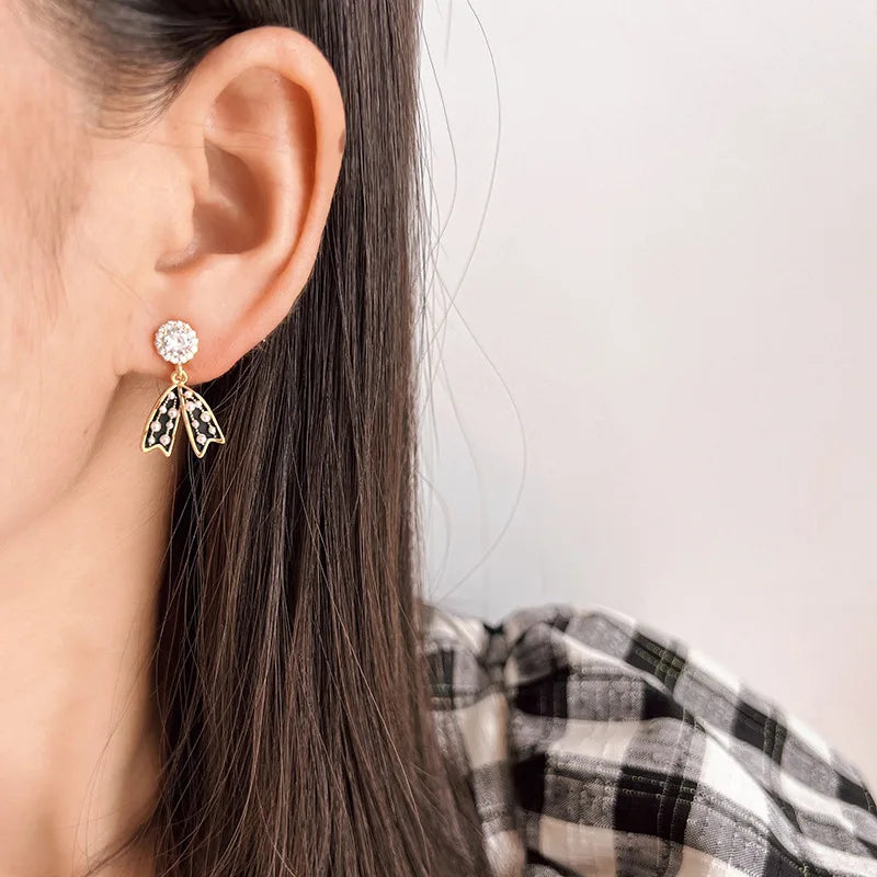 Elegant Luxury Black Bowknot Pearl And Zircon Alloy Dangle Drop Stud & Clip On No Piercing Earrings