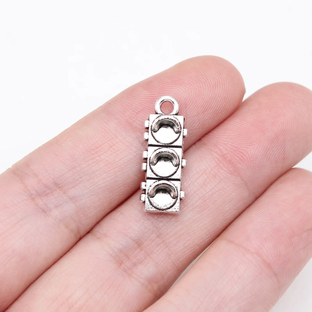 20x7mm 1.4g Antique Silver Zinc Alloy Traffic Light Charm Pendant for Urban Theme Jewelry Making
