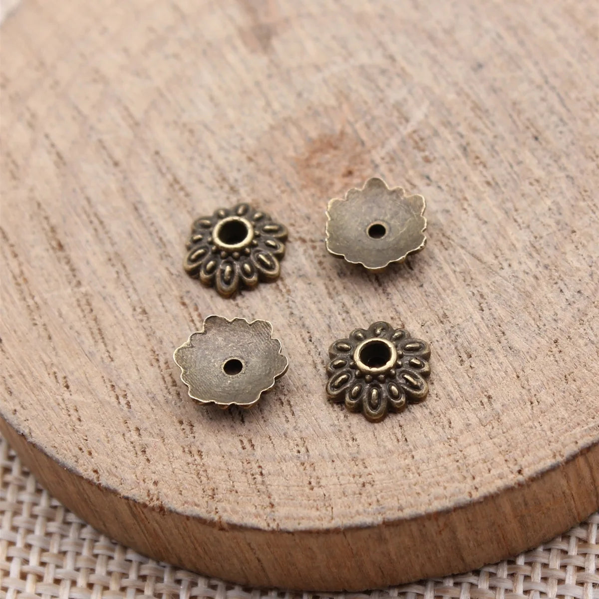 7.9x7.9x2.7mm 0.27g Multicolor Zinc Alloy Flower Bead Caps for Spacer Beads Bracelet DIY Jewelry Making