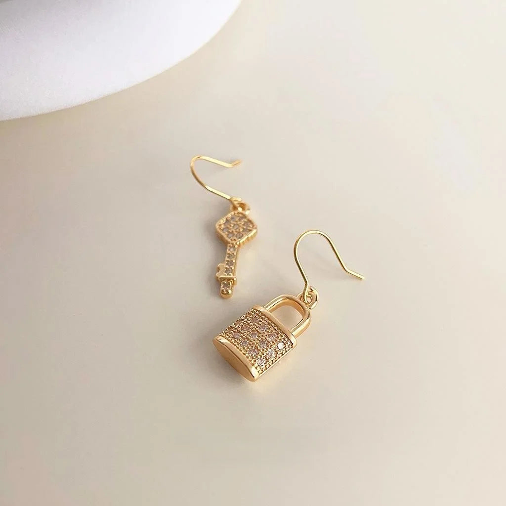 18K Gold Plated Copper Micro Pave Zircon Asymmetric Key Lock Drop Earrings