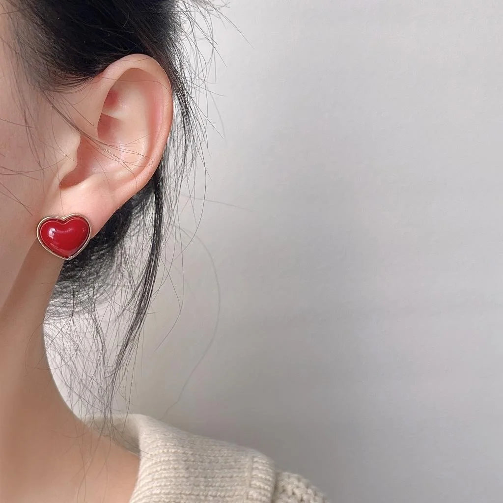 Elegant Vintage Gold-Tone Red Heart Copper Stud Earrings 3D Heart Shape Commuter Jewelry