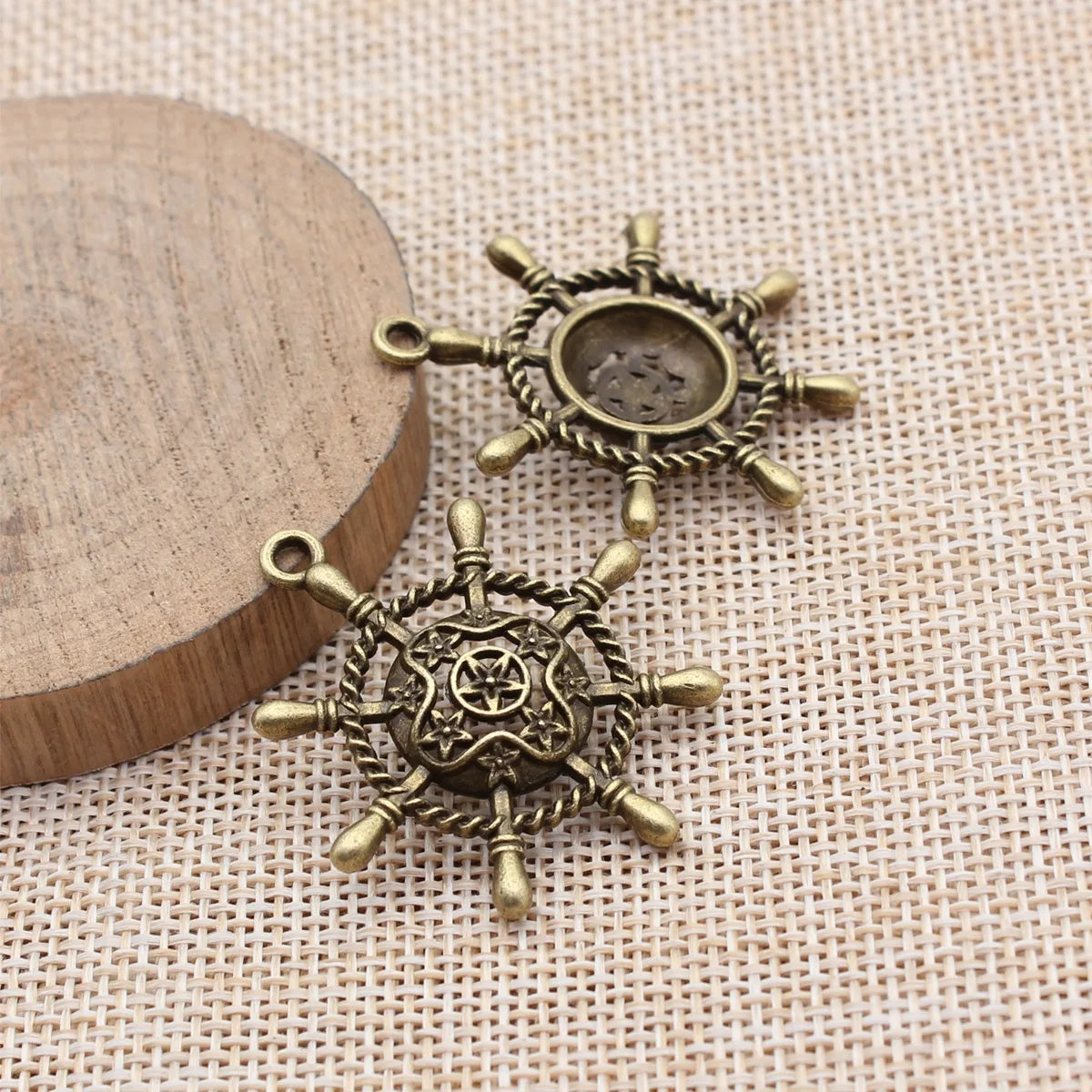 38x34mm 4.2g Multicolor Zinc Alloy Rudder Charm Pendant for DIY Necklace Bracelet Accessories