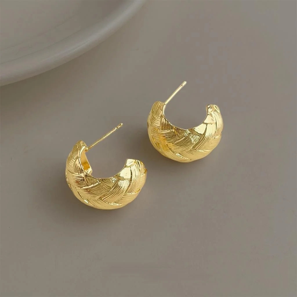 Eco-Friendly Copper C-Shaped Hoop Earrings With Cross Texture Minimalist Geometric Luxury Style