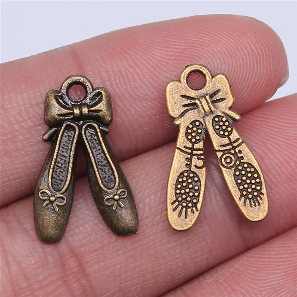20x13mm 1.3g Multicolor Zinc Alloy Embroidered Shoe Charm Pendant for DIY Necklace Bracelet Making