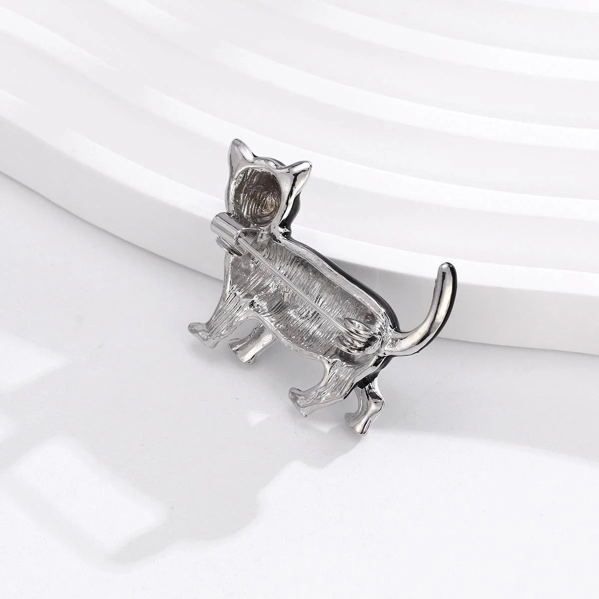 Cute Enamel Cartoon Dog Animal Brooch Alloy Lapel Pin Fashion Suit Accessory Corsage Gift For Women