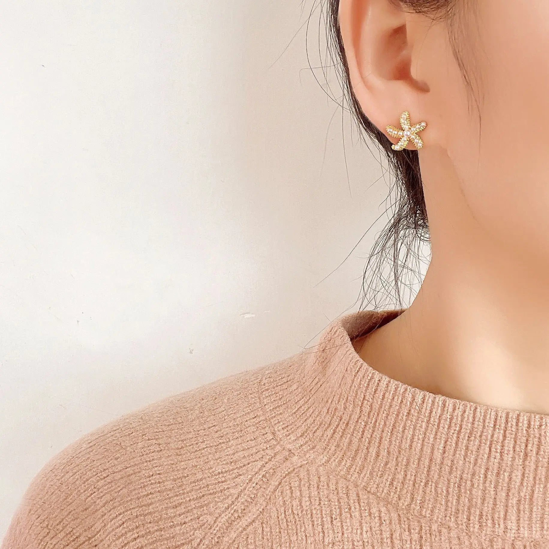 Elegant Gold Alloy Pearl Starfish Ocean Stud & Clip On No Piercing Women's Fashion Earrings