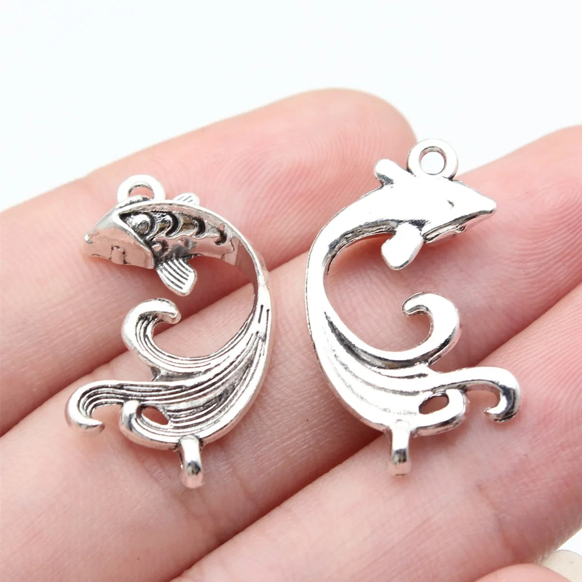 27x17mm 2.5g Antique Silver Zinc Alloy Goldfish Connector Charm for DIY Bracelet Necklace Jewelry