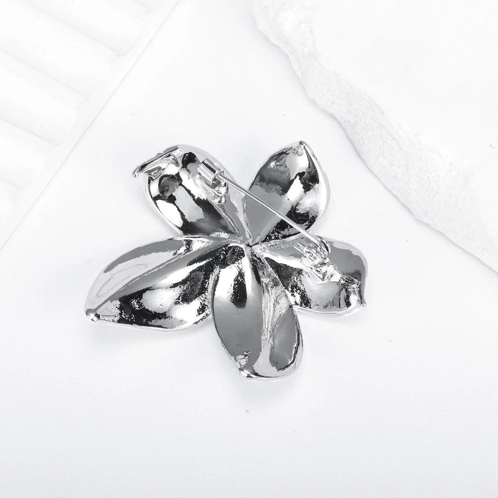 Elegant White Enamel Flower Brooch With Rhinestone Dew, Women's Lapel Pin Corsage Suit Accessory Gift