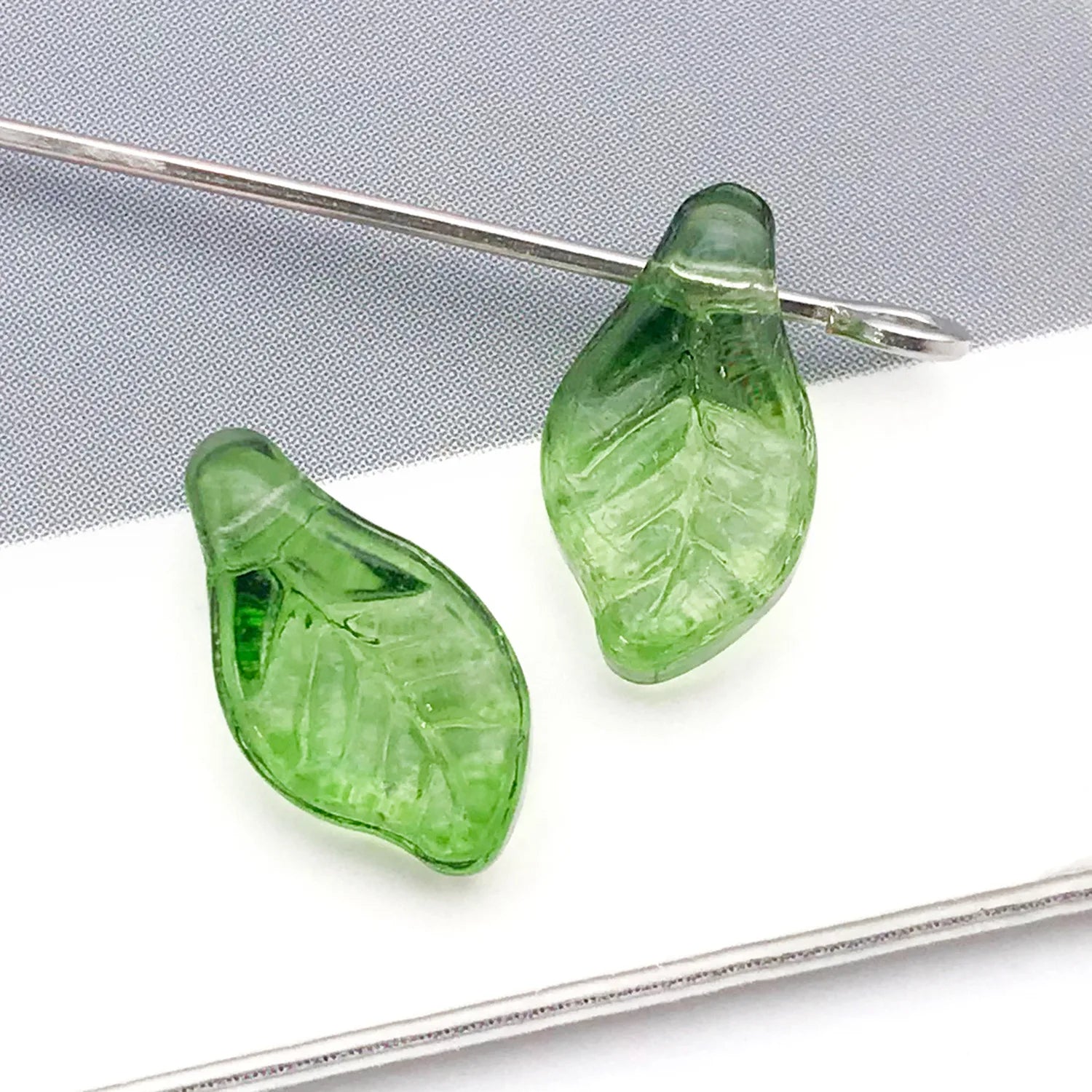 Glass Grape Leaf Mini Leaf Loose Beads for DIY Bracelet Necklace Beading Jewelry