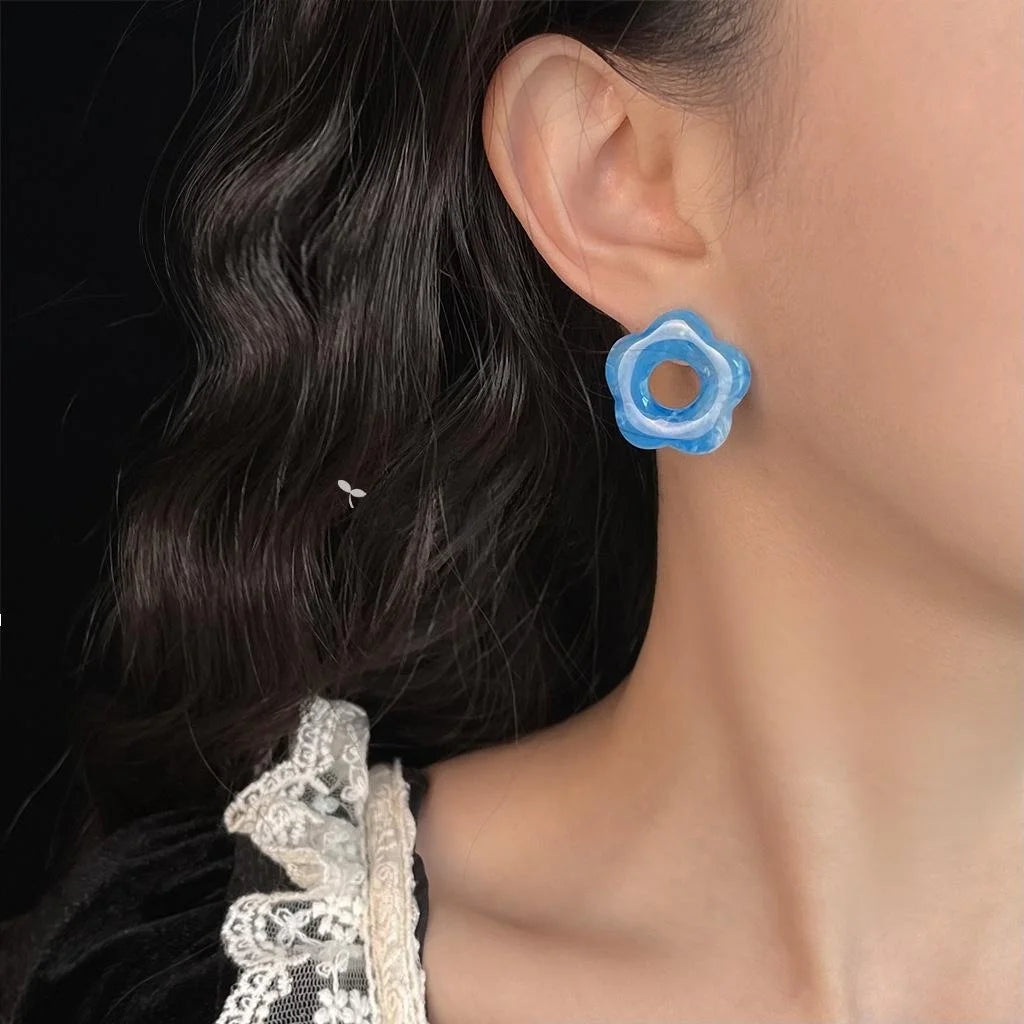 Sweet Gradient Blue Acrylic Hollow Flower Stud Earrings Minimalist Floral Jewelry