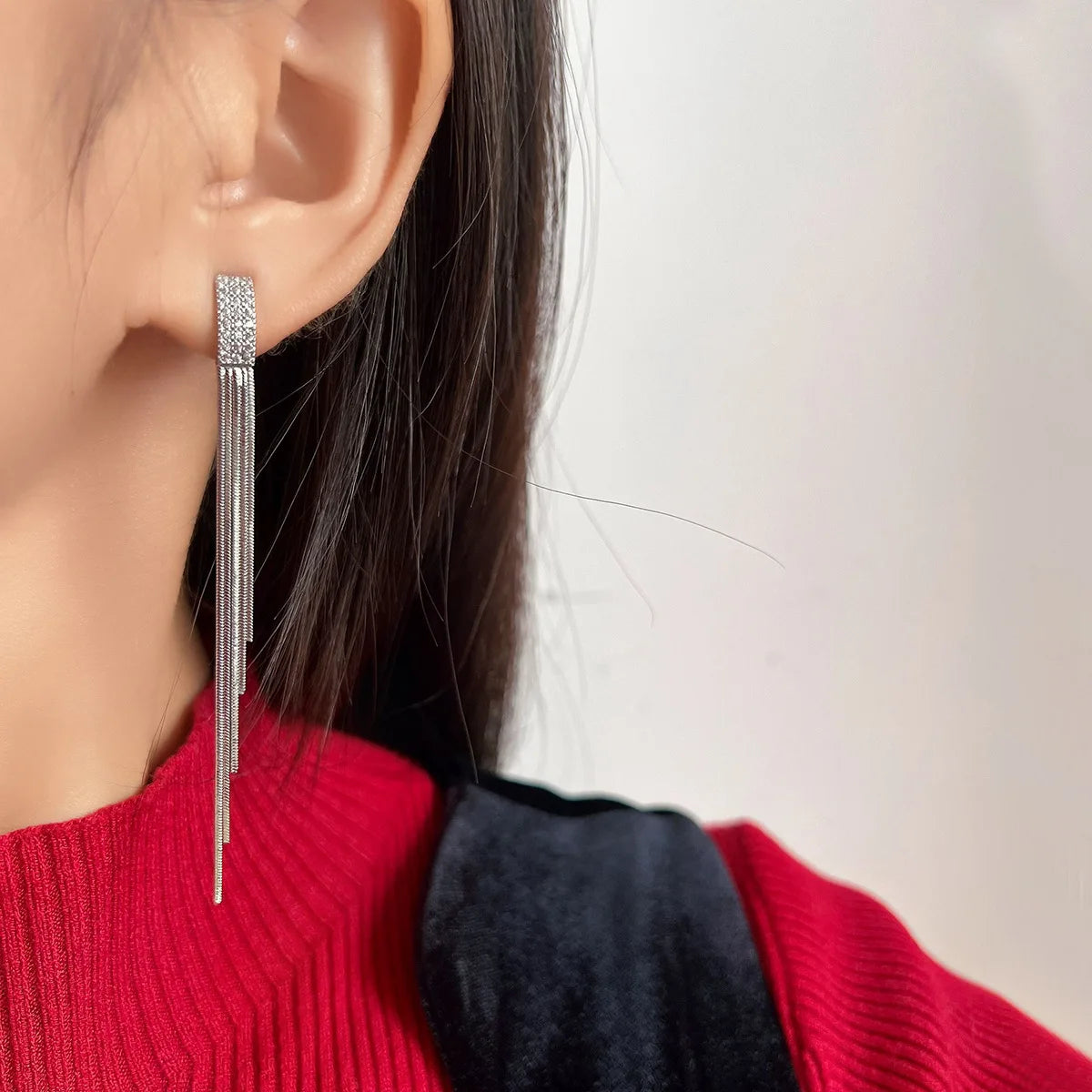 Elegant Rhinestone Spiral Disc Long Tassel Chain Stud & Clip On No Piercing Alloy Drop Earrings