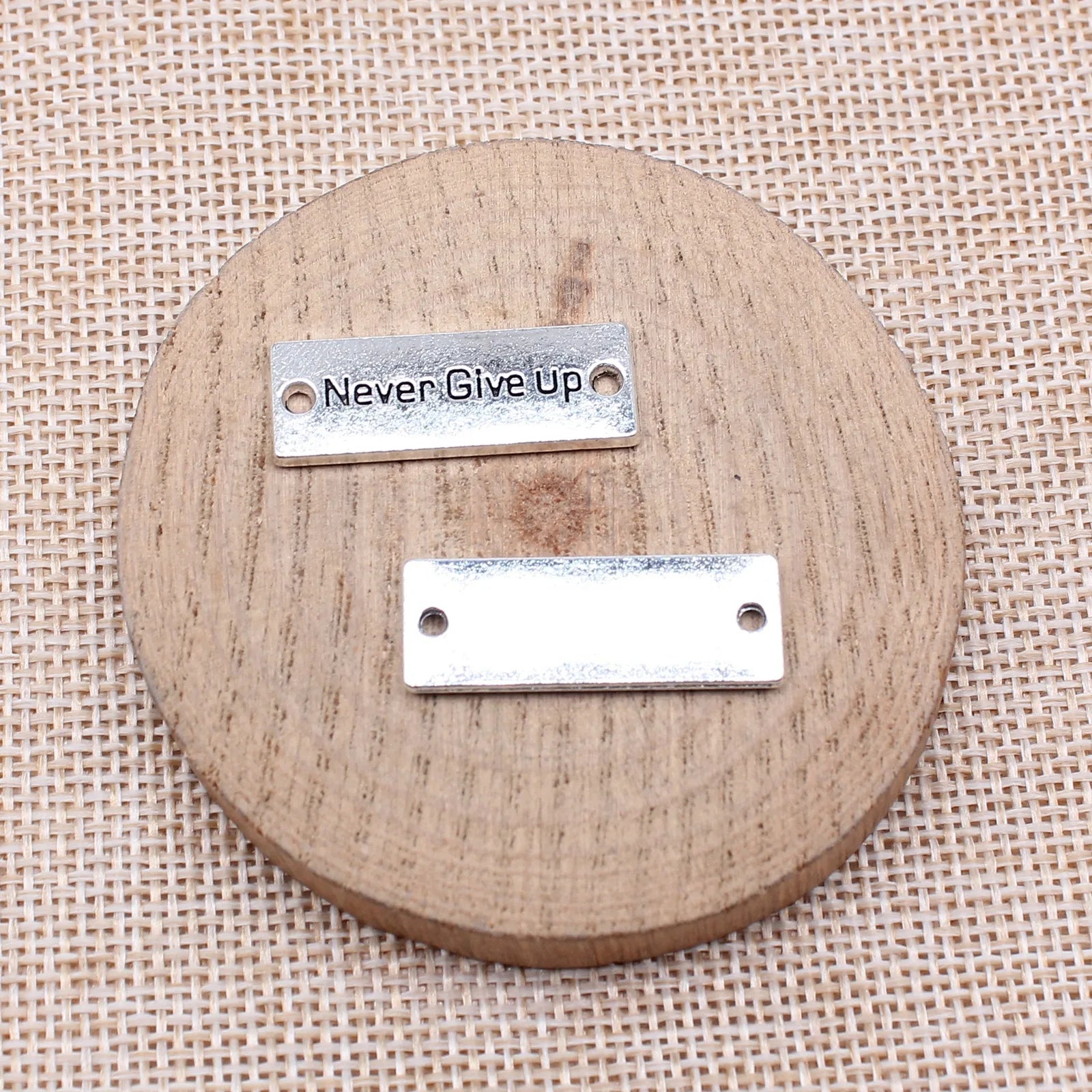 28x10mm 3.23g Multicolor Zinc Alloy Never Give Up Quote Charm Pendant for DIY Bracelet Necklace Making