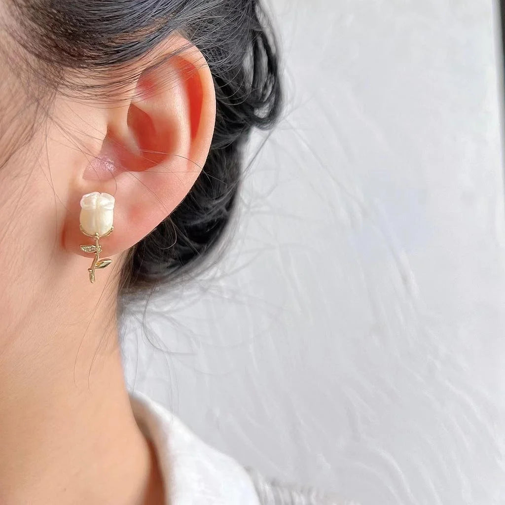 French Vintage Copper Asymmetric Rose Heart Stud Earrings For Women Hepburn Style Jewelry