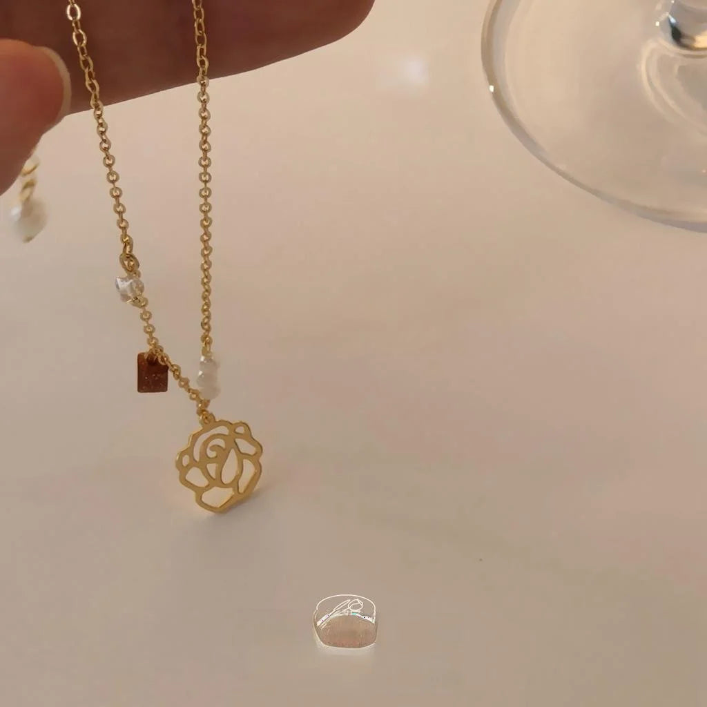 Vintage French Style Gold Plated Copper Pearl Rose Collarbone Necklace For Women