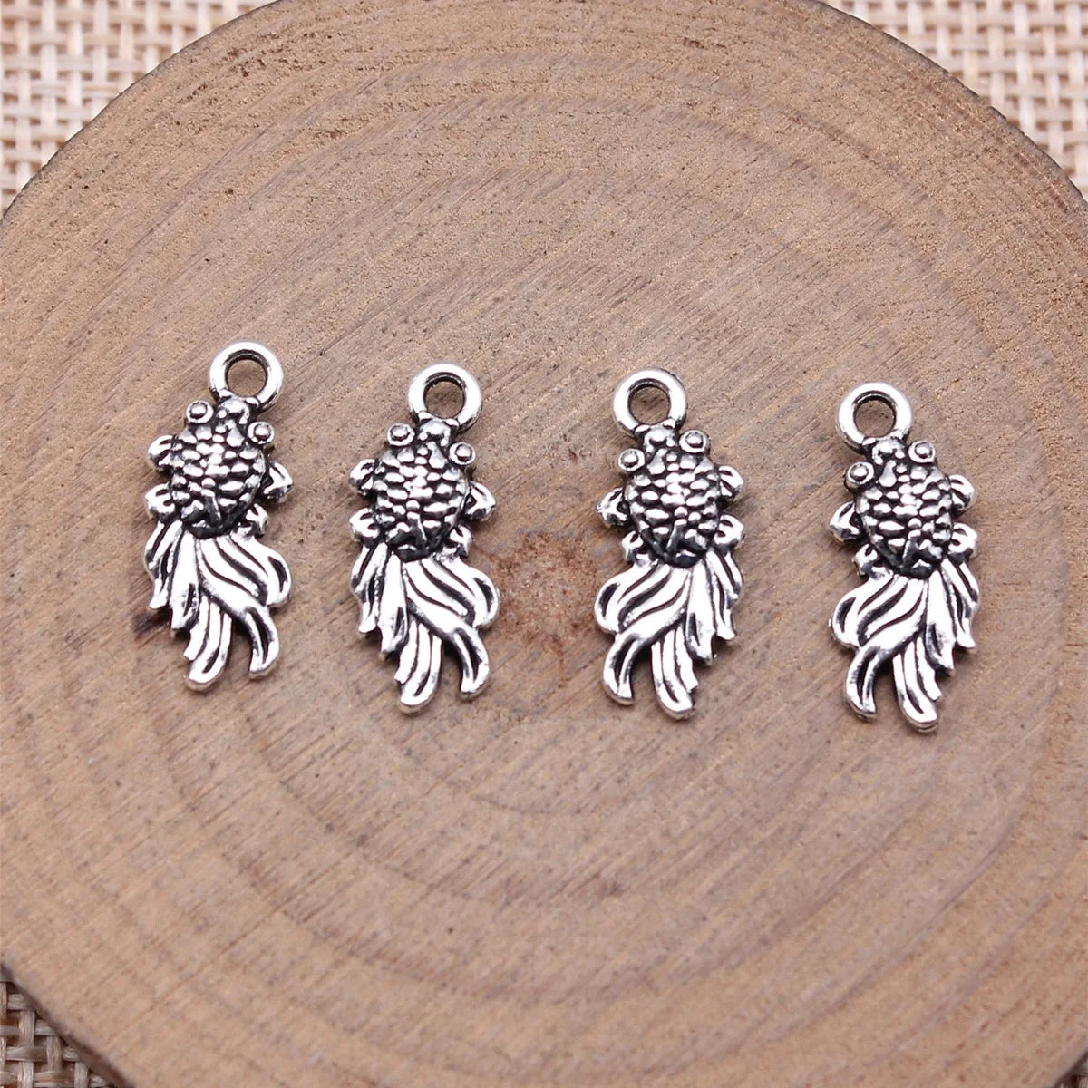 17x7mm 0.65g Multicolor Zinc Alloy Goldfish Charm Pendant for DIY Necklace Bracelet Jewelry Making