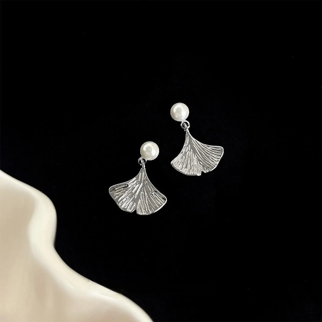 Luxury Ginkgo Leaf Drop Earrings Copper Glass Pearl Textured Leaf Design Commuter Jewelry