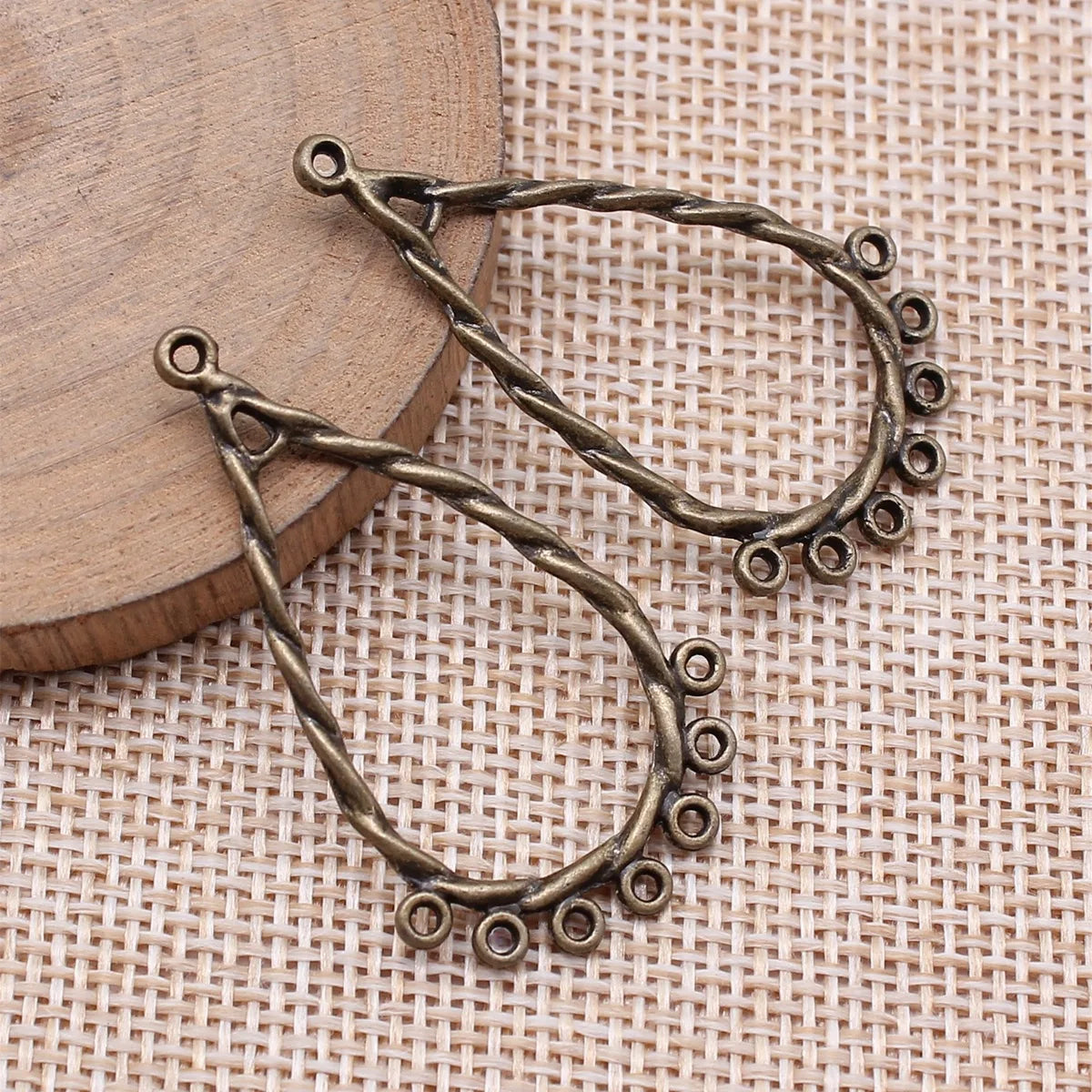 43x25mm 1.5g Multicolor Zinc Alloy Twisted Teardrop Earring Connector Charms for DIY Earrings Making