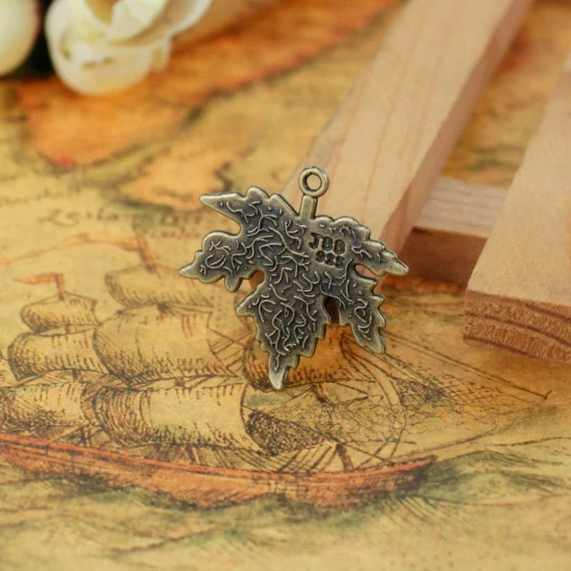 28MM Antique Silver Zinc Alloy Maple Leaf Charm Pendant for DIY Necklace Bracelet Jewelry Making