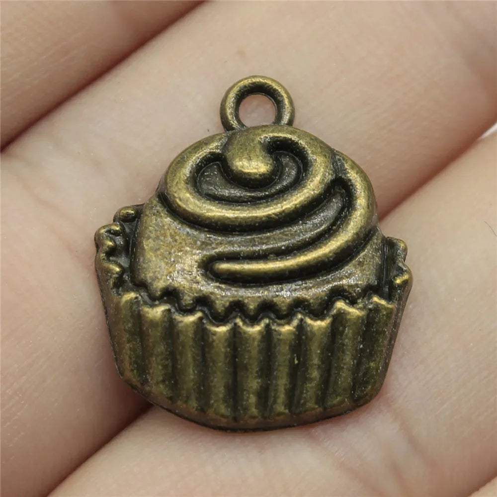 22x19mm 2.2g Multicolor Zinc Alloy Cake Charm Pendant for Dessert Theme DIY Jewelry Making