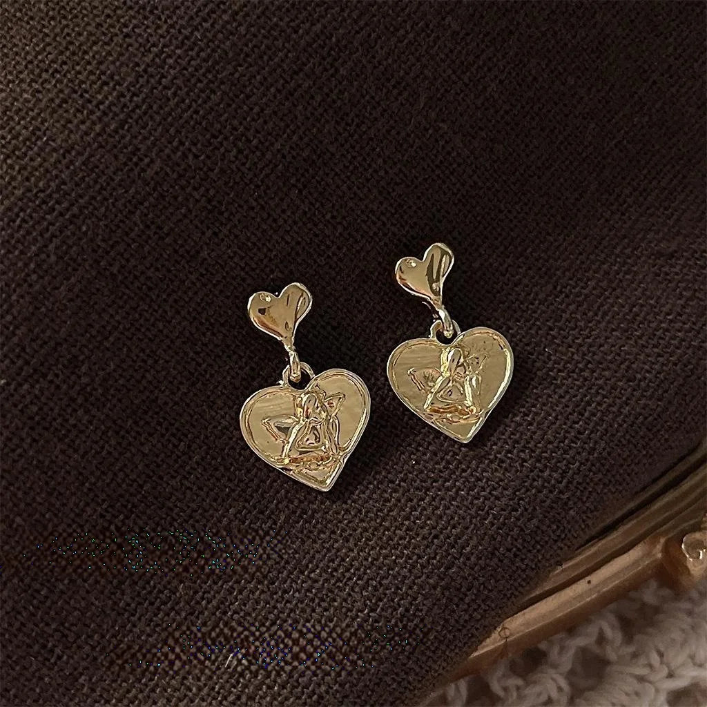 French Vintage Embossed Heart Copper Stud Earrings Handmade Light Luxury Niche Jewelry