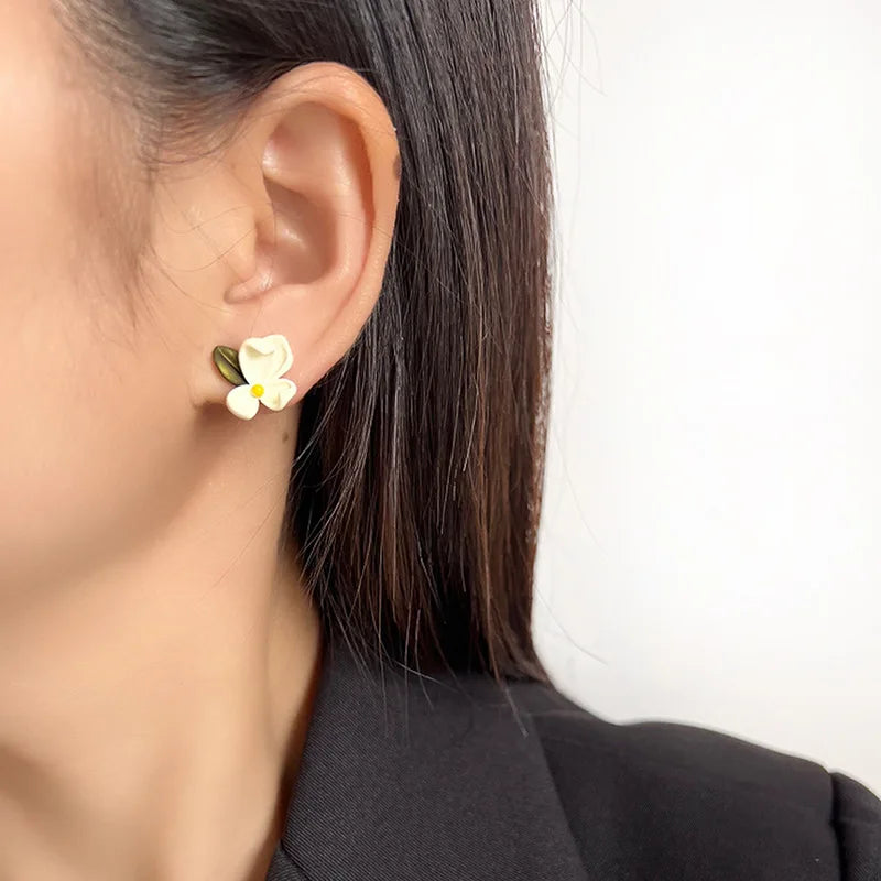 Elegant White Enamel Gardenia Flower Stud & Clip On No Piercing Matte Petal Summer Fashion Earrings
