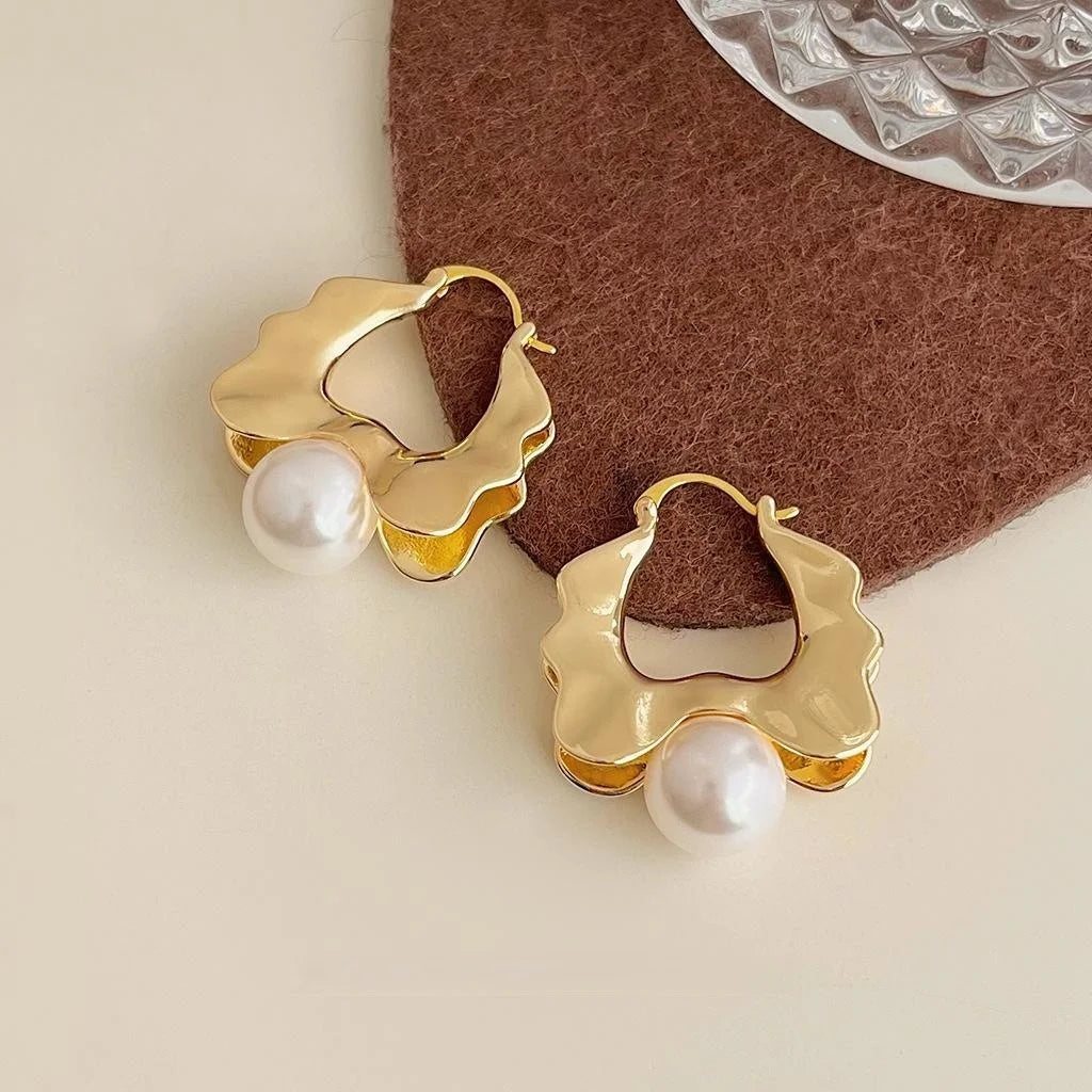 Vintage Light Luxury Wave Flower Pearl Stud Earrings, French Irregular Copper Statement Jewelry