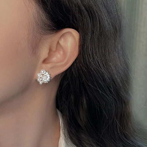 High-Luster Pearl Copper Conch Shell Geometric Stud Earrings Minimalist Designer Style