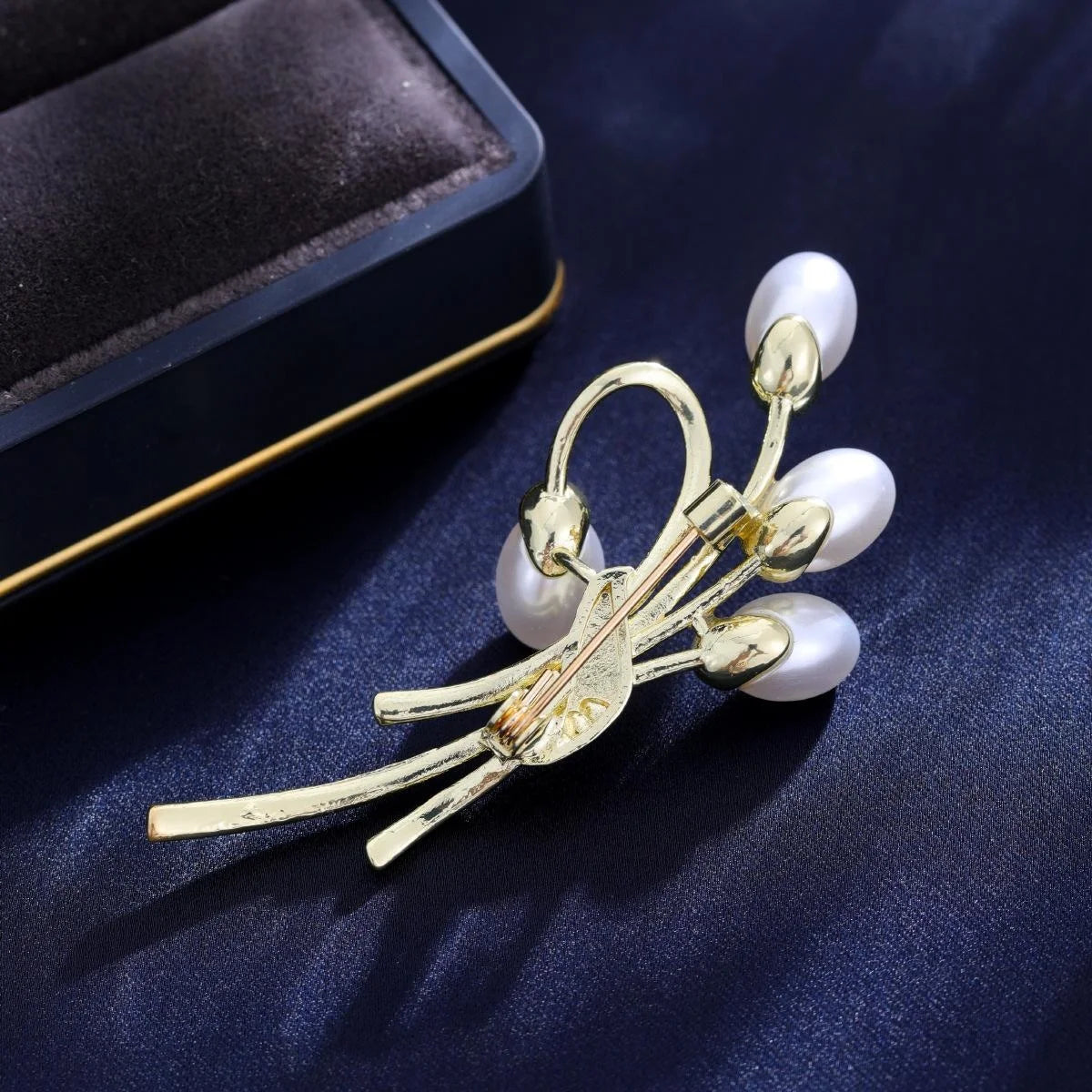 Elegant Pearl Balloon Bouquet Brooch With Gold Alloy Rhinestones, Women's Lapel Pin Corsage Gift
