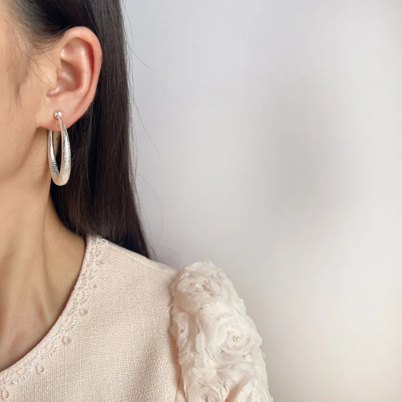 Elegant Frosted Alloy Hoop Circle Stud & Clip On No Piercing Twist Spiral Women's Fashion Earrings