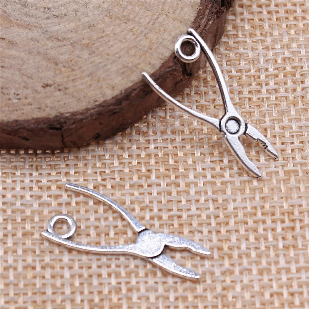 23x12mm 0.5g Antique Silver Zinc Alloy Pliers Charm Pendant for DIY Tool Theme Jewelry Making