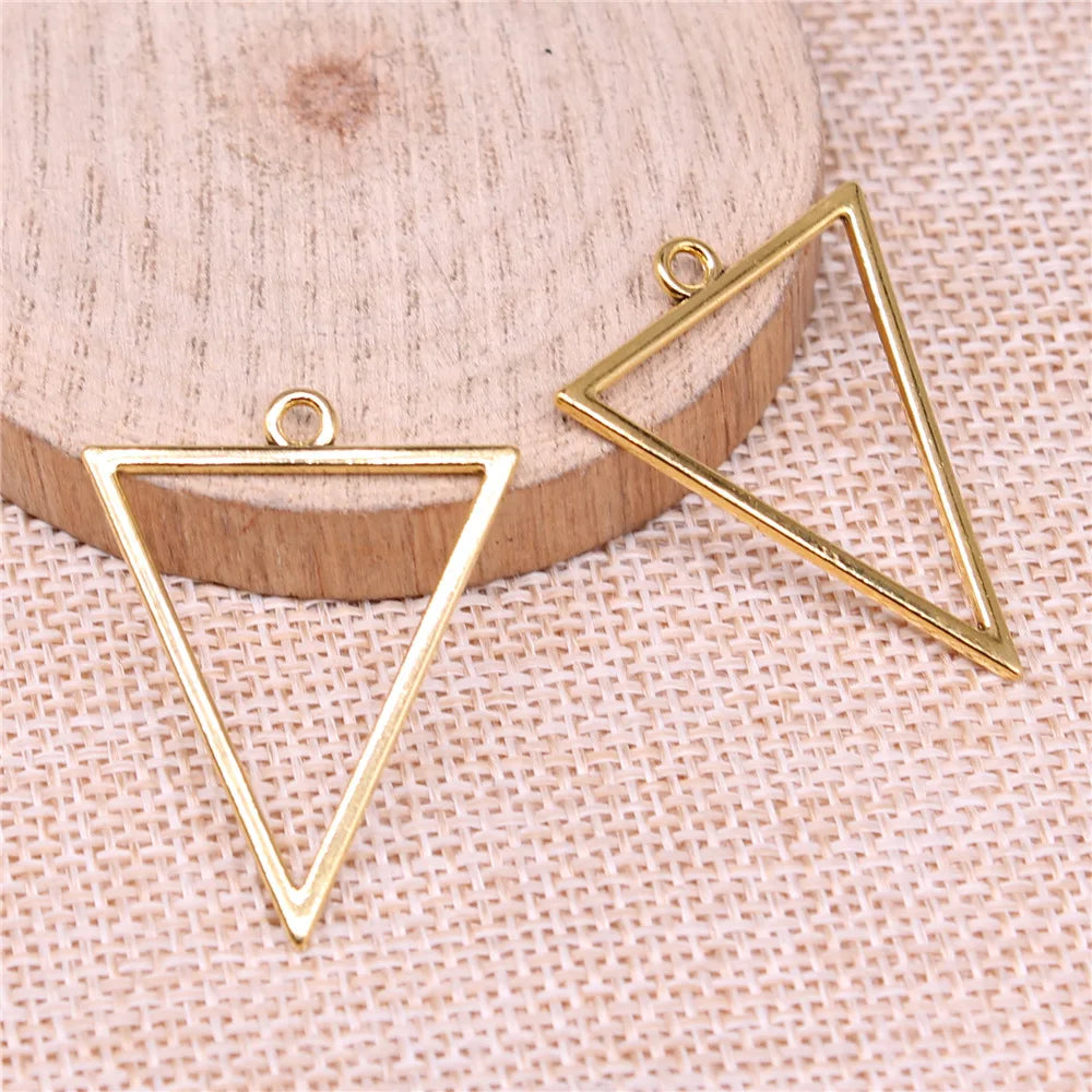 34x25mm 1.4g Antique silver zinc alloy Hollow Triangle Frame earring charms for DIY earrings making